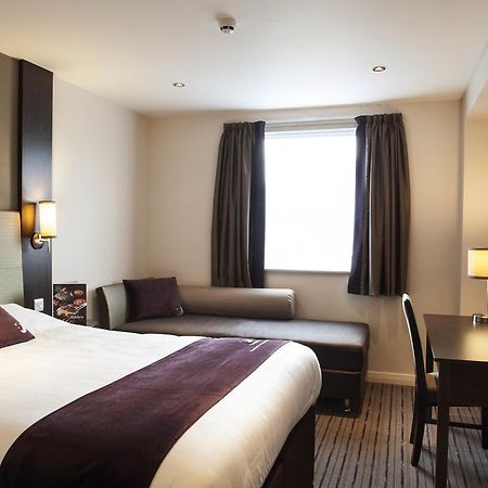 Premier Inn London Clapham Exterior photo
